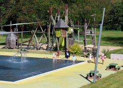 Saison Eroeffnung Sonnenschein Ueber Ostbad In Jena 07